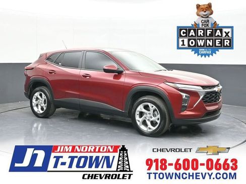 Used 2024 Chevrolet Trax LS w/ LS Convenience Package image 1