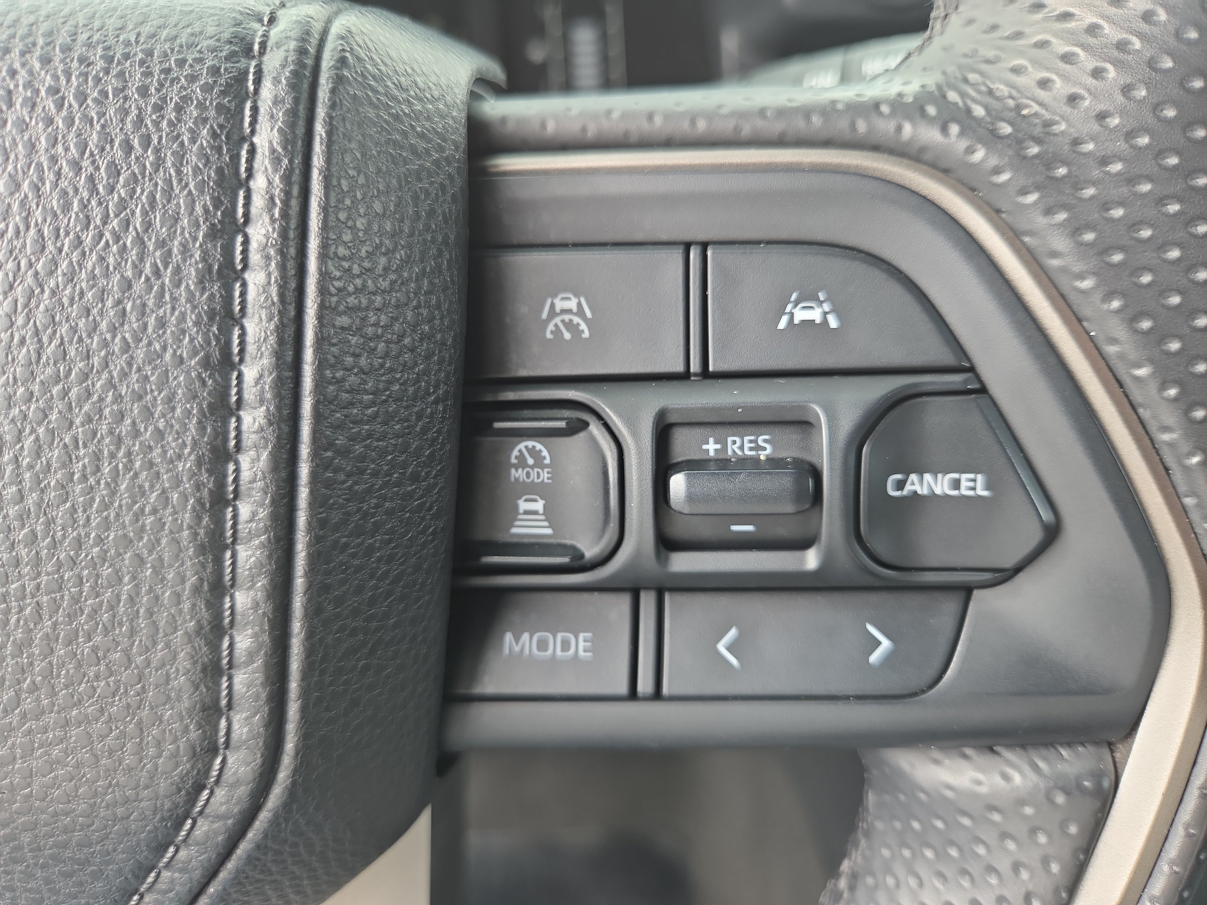 Certified 2025 Toyota 4Runner SR5 AWD/4WD image 25
