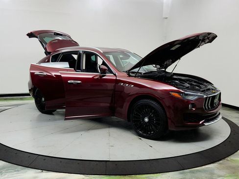 Used 2017 Maserati Levante S AWD/4WD image 10