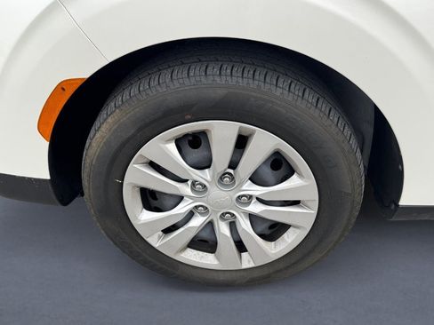 Used 2023 Kia Soul LX image 9