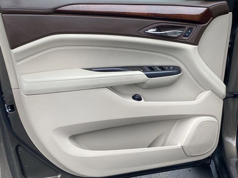 Used 2015 Cadillac SRX Luxury w/ Driver Awareness Package image 27