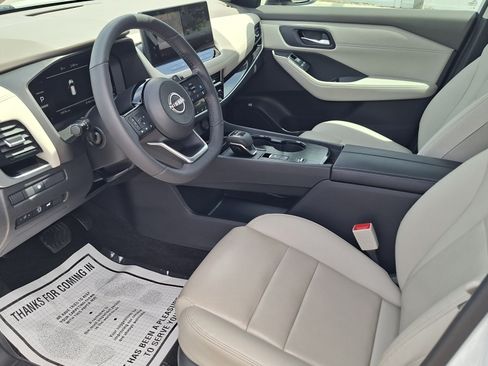 Used 2024 Nissan Rogue SL w/ SL Premium Package FWD image 9