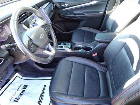 Used 2023 Chevrolet Bolt EUV Premier w/ Sun & Sound Package image 11