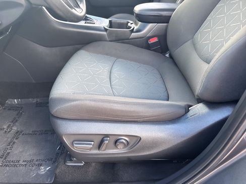Used 2023 Toyota RAV4 XLE AWD/4WD image 19