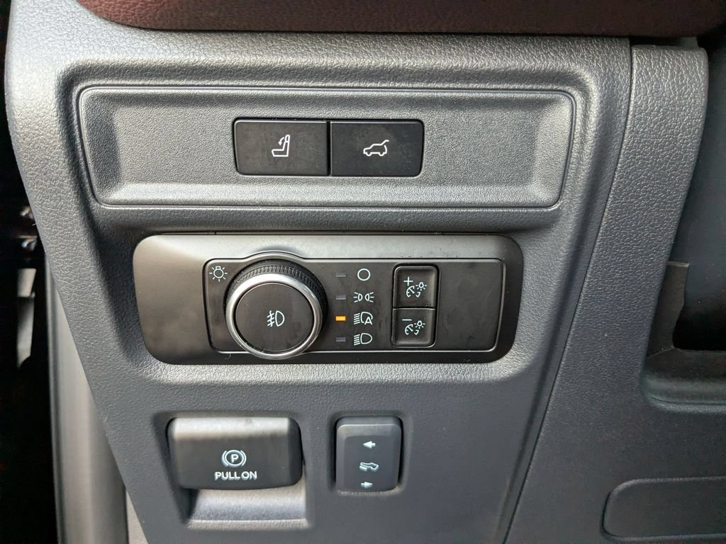 Used 2023 Ford Expedition Limited AWD/4WD image 25