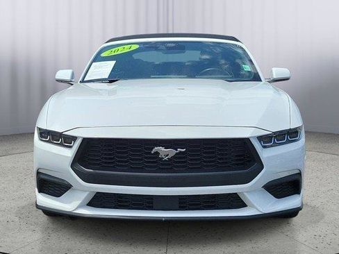 Used 2024 Ford Mustang Convertible RWD image 2