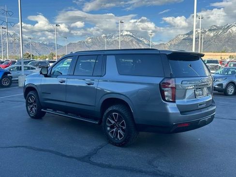 Used 2021 Chevrolet Suburban Z71 w/ Z71 Off-Road Package AWD/4WD image 22