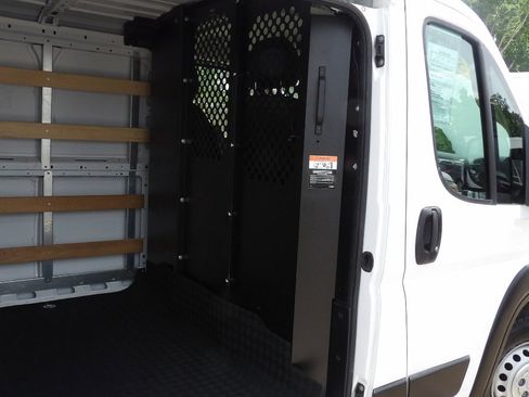 Used 2025 RAM ProMaster 2500 w/ U-Haul Equipment Group FWD image 25