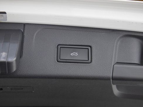 Used 2023 Volkswagen Atlas SEL AWD/4WD image 11