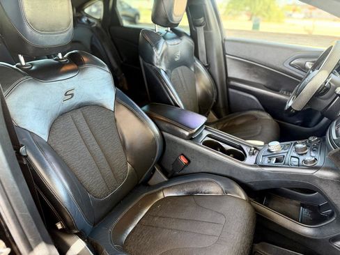 Used 2015 Chrysler 200 S FWD image 13