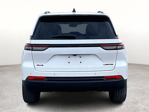 Used 2024 Jeep Grand Cherokee Limited w/ Black Appearance Package image 6