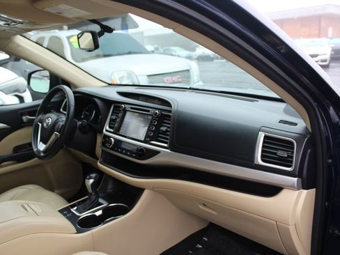 Used 2015 Toyota Highlander XLE image 22