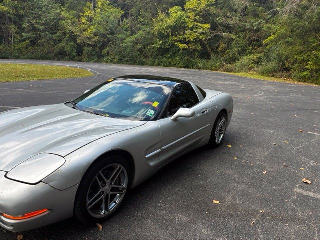 Used 2003 Chevrolet Corvette Coupe w/ Preferred Equipment Group RWD image 18