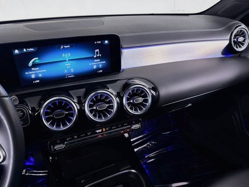 Certified 2022 Mercedes-Benz CLA 250 image 21
