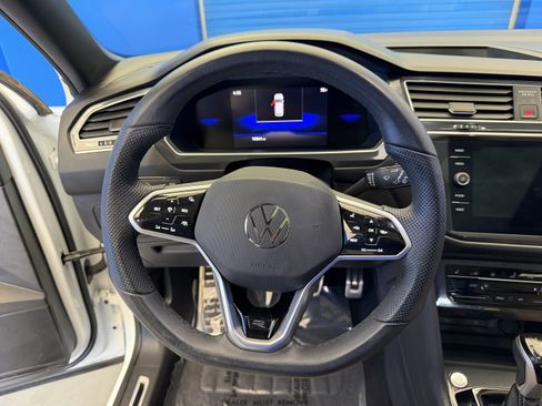 Used 2024 Volkswagen Tiguan SE R-Line AWD/4WD image 14