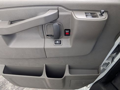 Used 2024 Chevrolet Express 2500 w/ Driver Convenience Package image 30