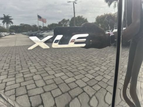 Used 2025 Toyota Corolla Cross XLE FWD image 36