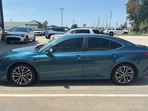 Used 2025 Toyota Camry XLE w/ Premium Plus Package FWD image 8