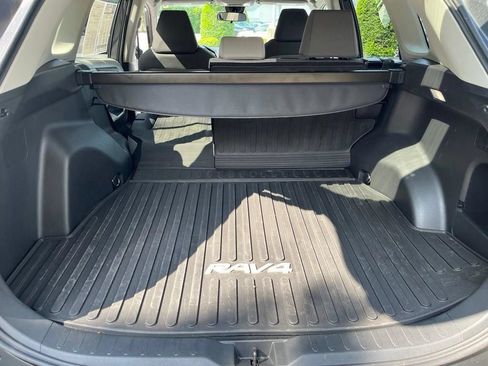 Used 2025 Toyota RAV4 XLE w/ Convenience Package FWD image 33