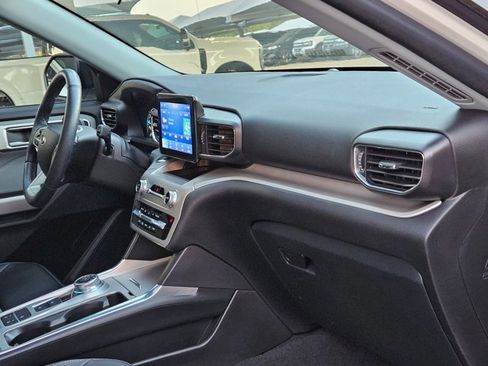 Used 2023 Ford Explorer XLT w/ Equipment Group 202A image 19