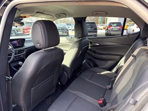 Used 2024 Buick Encore GX Preferred w/ Comfort Package image 8