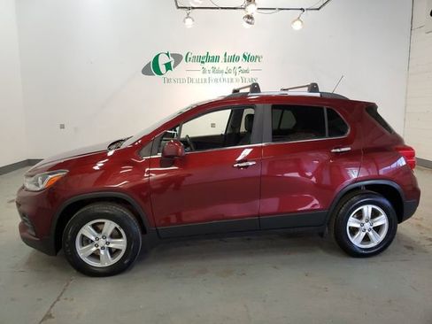 Used 2017 Chevrolet Trax LT w/ LT Convenience Package image 3