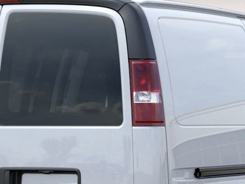 New 2026 GMC Savana 2500 RWD image 11