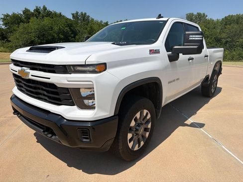 Used 2024 Chevrolet Silverado 2500 Custom w/ Custom Value Package AWD/4WD image 1