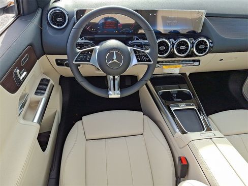 New 2026 Mercedes-Benz GLA 250 4MATIC image 2