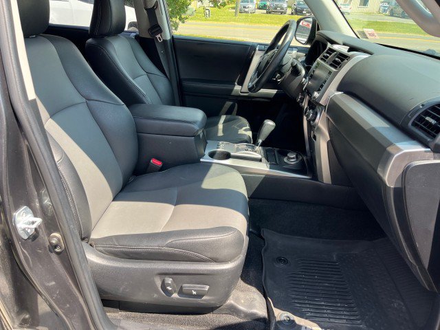 Used 2021 Toyota 4Runner SR5 Premium w/ Moonroof Package AWD/4WD image 21