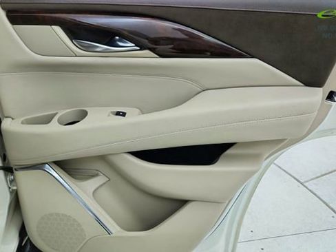 Used 2015 Cadillac Escalade Luxury RWD image 27