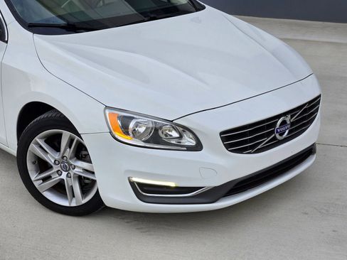 Used 2015 Volvo V60 T5 Premier image 36