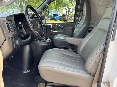 Used 2022 Chevrolet Express 2500 Extended w/ Driver Convenience Package RWD image 20