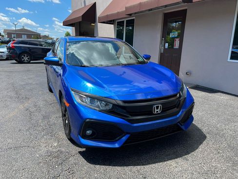 Used 2018 Honda Civic EX image 2