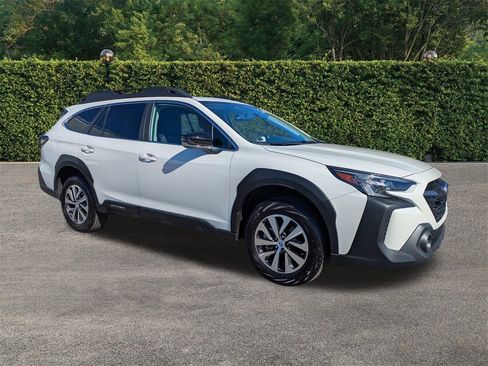 Used 2024 Subaru Outback Premium image 2