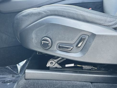 Used 2023 Volvo XC90 B6 Plus image 14