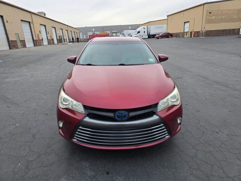 Used 2015 Toyota Camry LE image 2