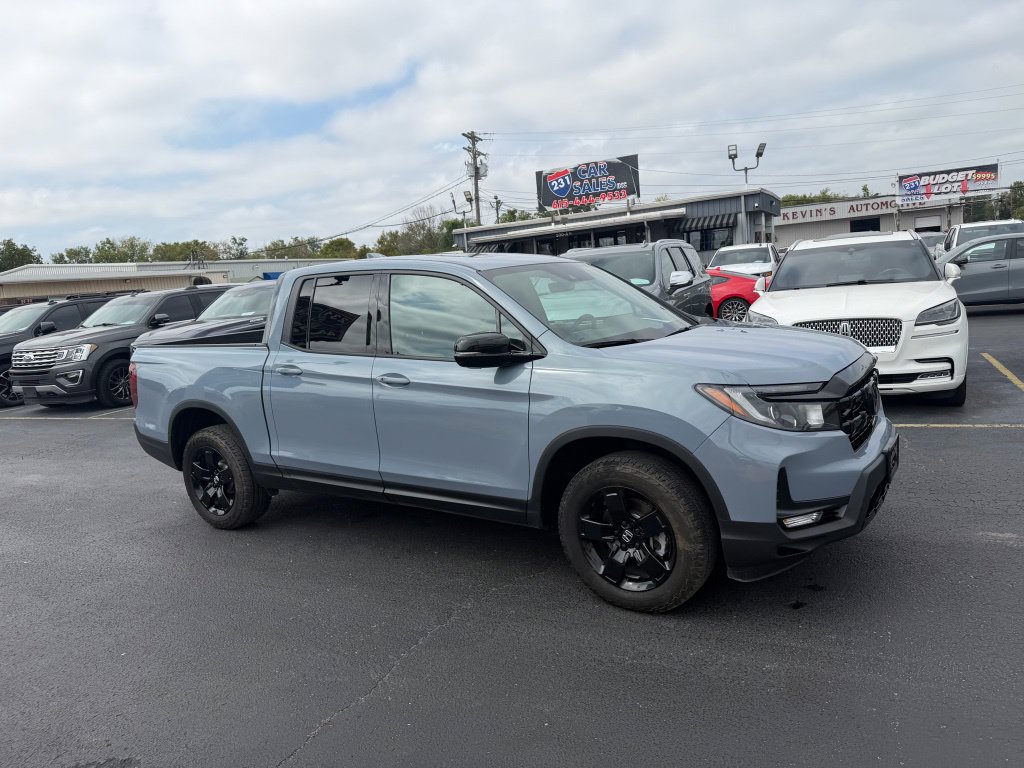 Used 2025 Honda Ridgeline Black Edition image 2