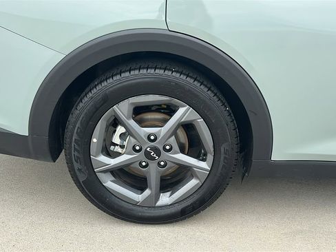 Used 2025 Kia K4 LXS image 16