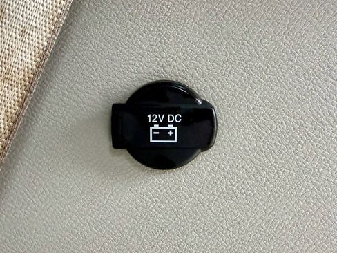 Used 2017 Chrysler Pacifica Touring-L FWD image 18