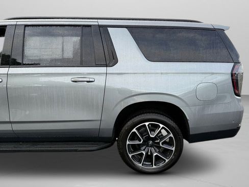 New 2026 Chevrolet Suburban RST image 20
