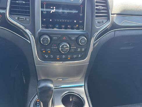Used 2018 Jeep Grand Cherokee Trailhawk w/ Trailhawk Luxury Group AWD/4WD image 29