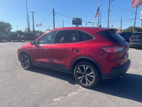 Certified 2022 Ford Escape SE w/ SE Sport Appearance Package FWD image 5