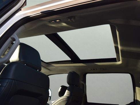 Used 2024 Ford F350 Limited w/ FX4 Off-Road Package image 9