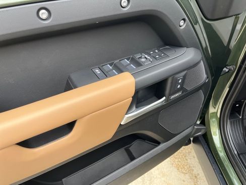New 2026 Land Rover Defender 130 X-Dynamic SE AWD/4WD image 11