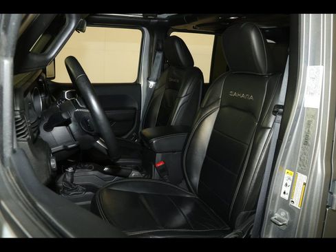 Used 2018 Jeep Wrangler Unlimited Sahara w/ Safetytec Group AWD/4WD image 13