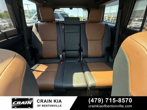 Used 2025 Lexus GX 550 w/ Accessory Package (2T) AWD/4WD image 28
