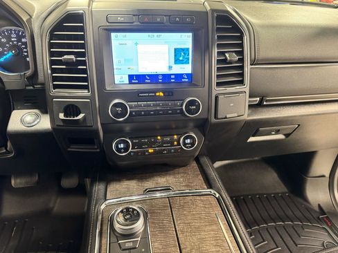 Used 2020 Ford Expedition Limited w/ Equipment Group 302A RWD image 18