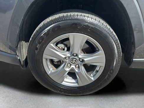 Used 2025 Toyota RAV4 XLE FWD image 27