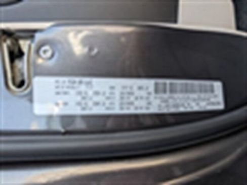 Used 2017 Chrysler Pacifica Limited w/ UConnect Theater Package FWD image 32